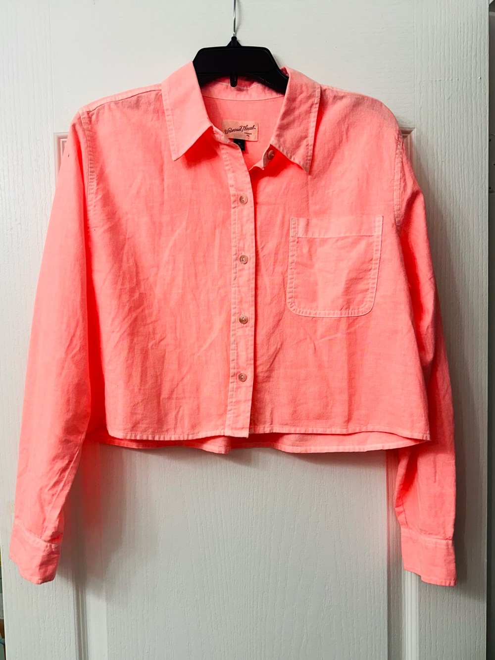 Universal Thread Coral Cropped Button-Down Shirt